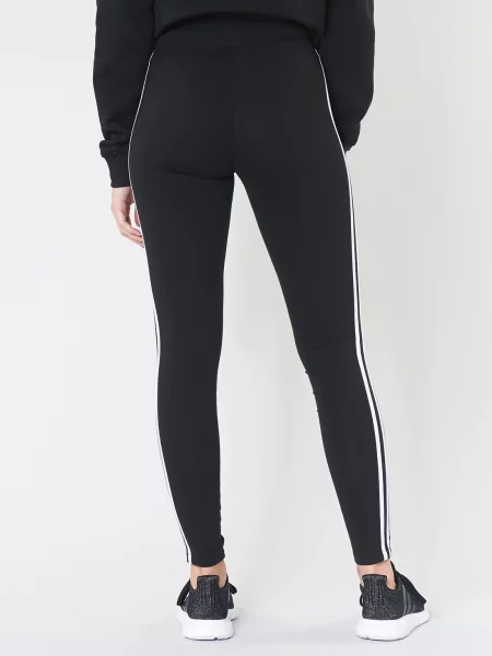 Ruha Adidas fekete