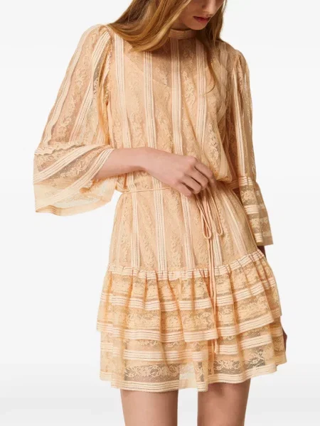 Rochie Twinset cu dungi din dantelă de costum roz