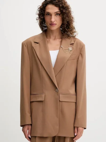 Fracomina sacou un singur rând de uni maro