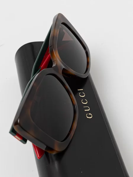 Солнцезащитные очки Gucci