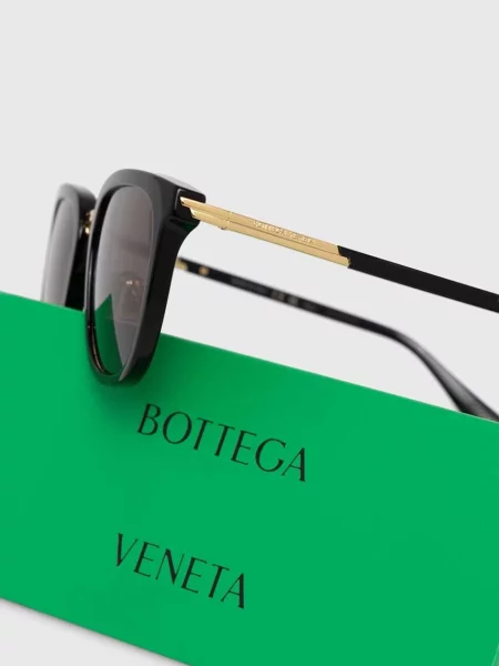 Солнцезащитные очки Bottega Veneta черные