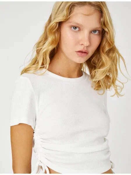 Scurt tricou Koton cu mâneci scurte alb