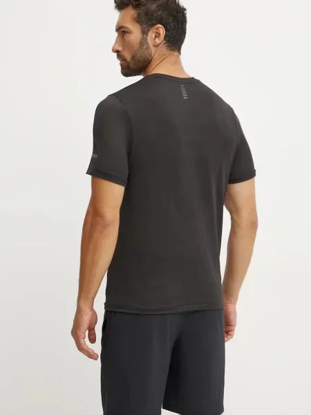 Under Armour futós póló Seamless Stride fekete