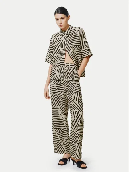 Vila Pantaloni din Sasja bej