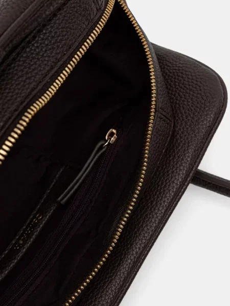 Calvin Klein Táska Emblem Trio Pebble barna