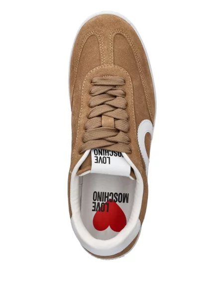 Велурени маратонки Love Moschino със сърца кафяво