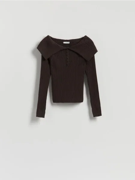 Reserved Pulover cu guler întors maro