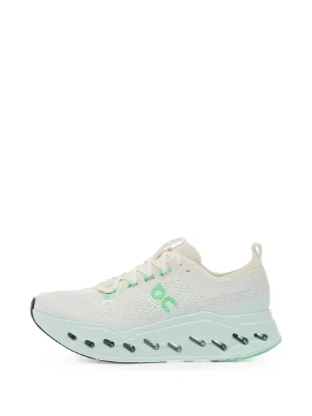 Sneakerși On alb