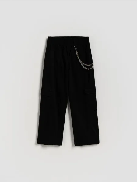 Reserved Pantaloni cargo cu lanțuri decorative negru