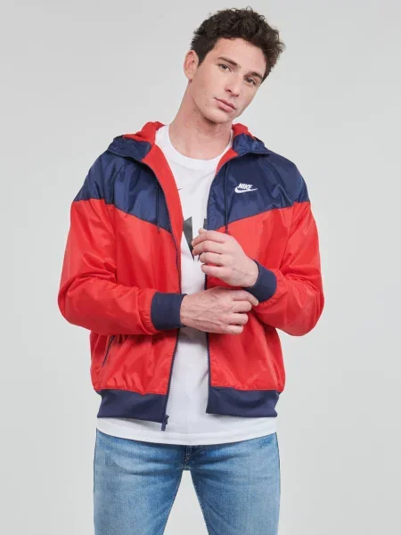 Kapucnis dzseki Nike piros