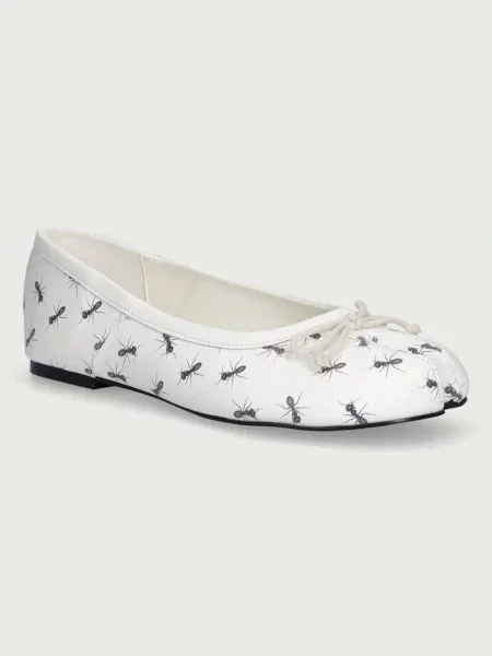 Koi Footwear baleríny SCUTTLE ANT PRINT TABI BALLET FLATS bílé