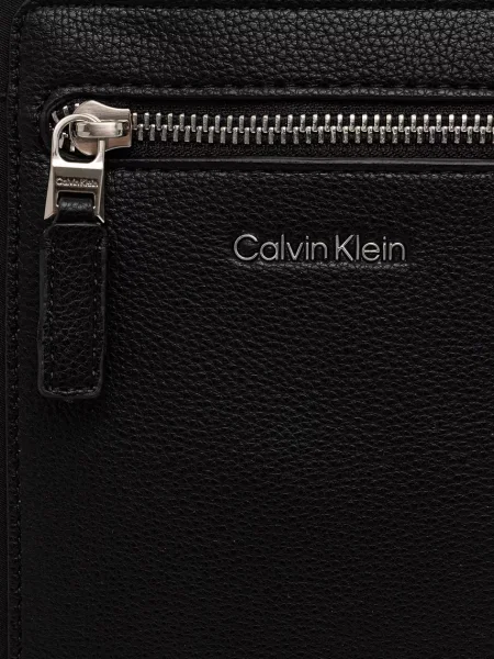 Crossbody táska Calvin Klein autogrammal fekete
