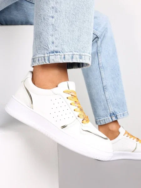 Sneakers Albi-Aurii cu șireturi colorate și inserții metalice Lania alb