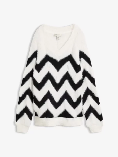 Sweter oversize z dekoltem w serek biały