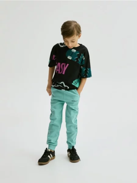 Reserved Pantaloni sport slim fit verde-aprins verde