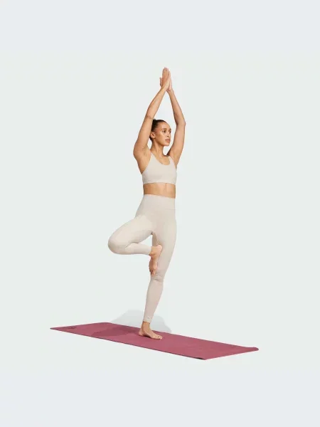 Переработанный спортивный топ Adidas бежевый