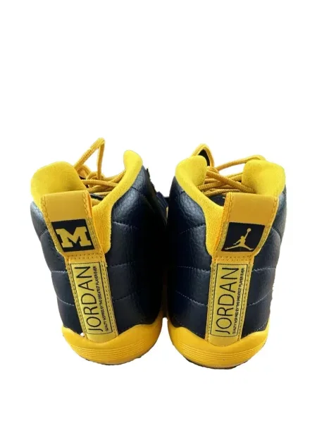Sneakerși Jordan albastru