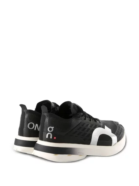 Sneakerși On-running cu șireturi din dantelă alergare negru