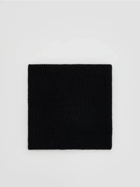 Шапка Reserved черная