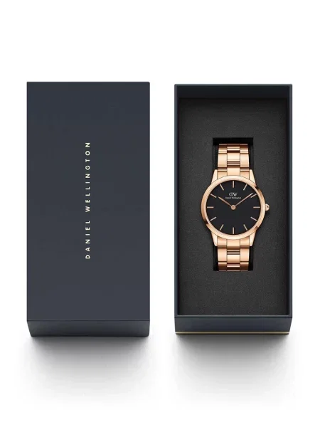 Часы Daniel Wellington розовые