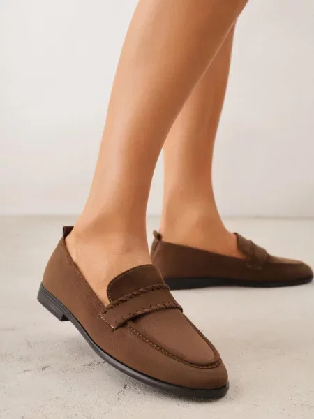 Mocasini maro