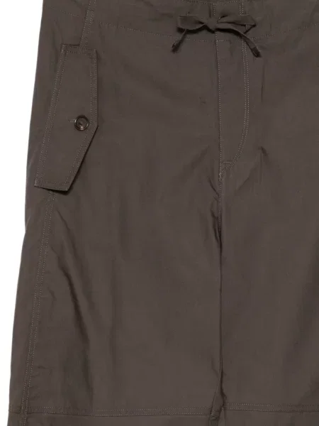 Pantaloni Less maro