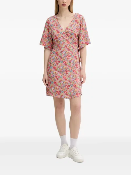 Rochie Rip Curl cu model floral cu imagine plic roz