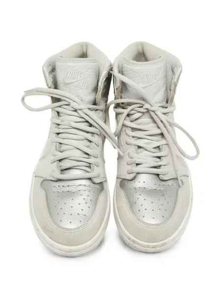 Sneakerși Jordan gri
