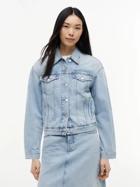 Tommy Jeans Prechodná bunda svetlomodrá / červená / biela modrá