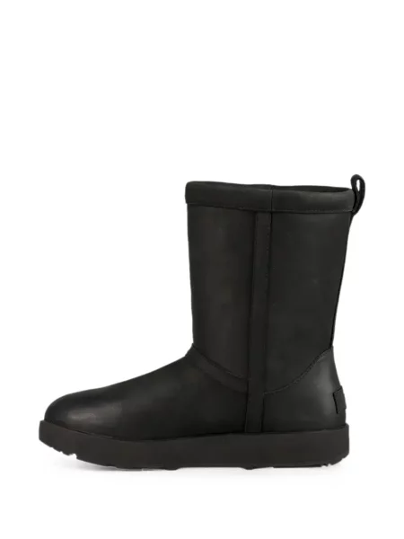 Кожени класически къс боти Ugg черно