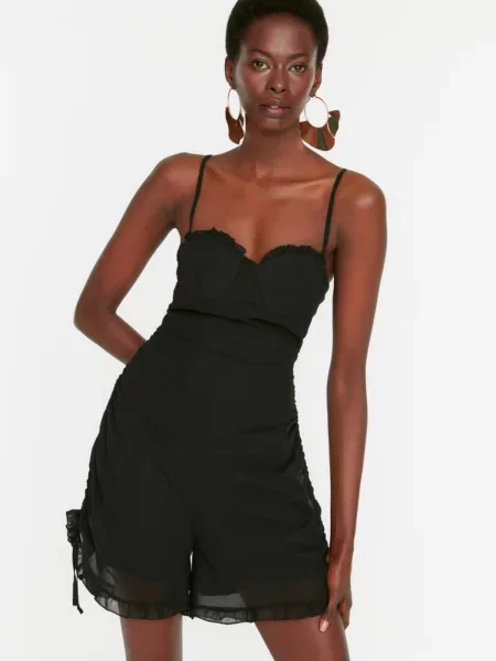 Salopetă Trendyol din șifon cu volane negru