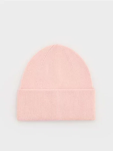 Reserved Căciulă cu adaos de roz