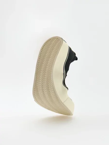 Кроссовки Reserved черные