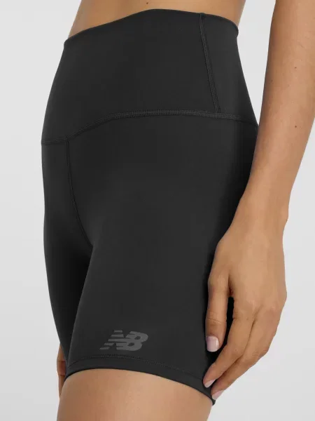Спортивные шорты New Balance с высокой посадкой черные