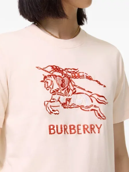 Топ Burberry със сърца розово