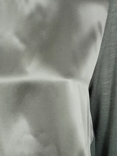 Lung top Why Ci din satin verde