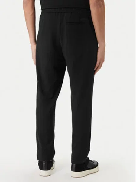 Calvin Klein Medžiaginės kelnės Tapered Fit juoda