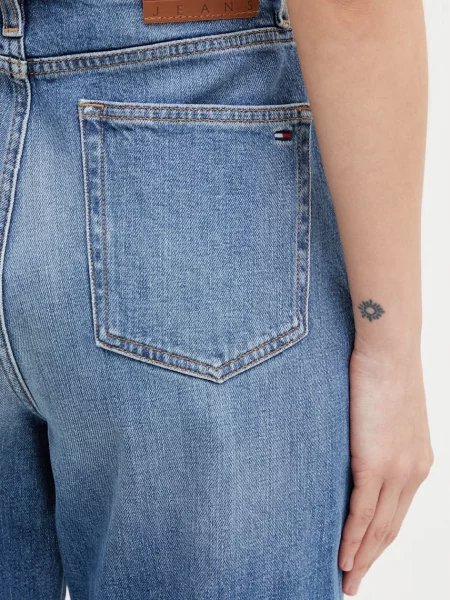 Tommy Jeans дънки mom fit дамски синьо