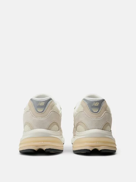 Кроссовки New Balance бежевые