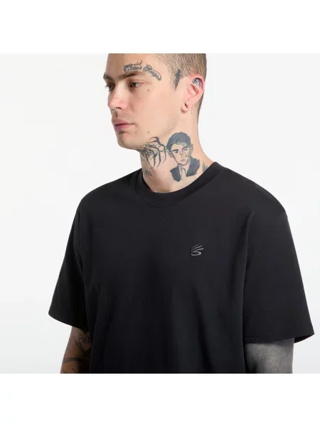 Тениска Under Armour с автограф черно