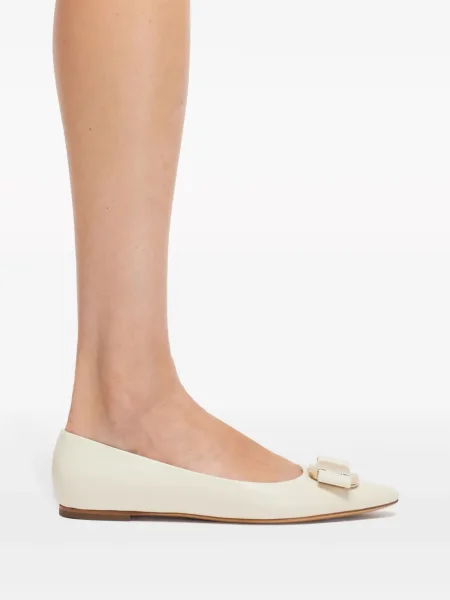 Balerini Ferragamo fără toc bej