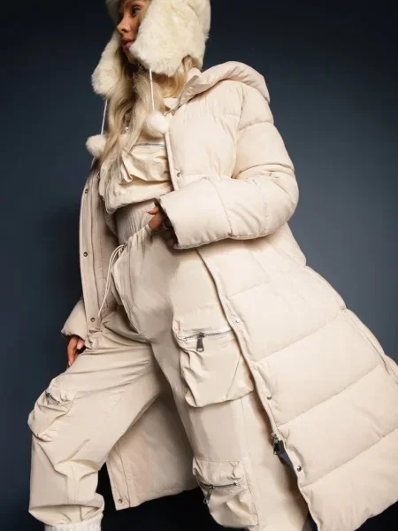 Palton lung deschis cu glugă și capse Tisima bej