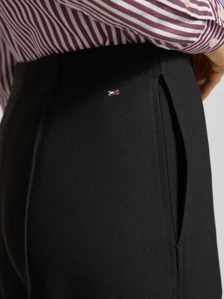 Spodnie szerokie z dodatkiem model ‘PUNTO’ Tommy Hilfiger czarne