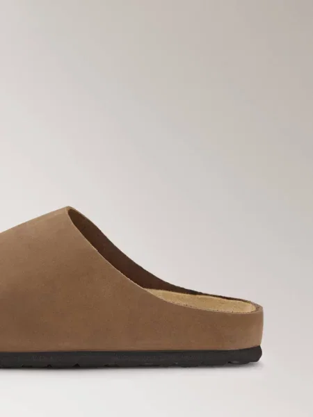 Minimalistyczne skórzane chodaki Kobieta 38 MANGO brązowy