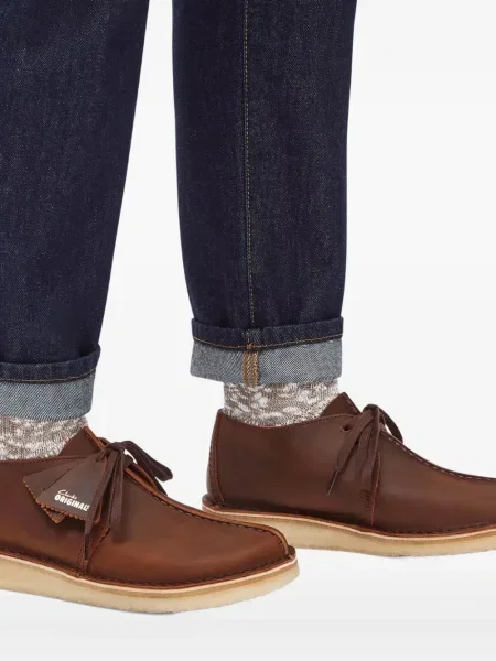 Δερμάτινα μποτάκια Clarks Originals με κορδόνια καφέ
