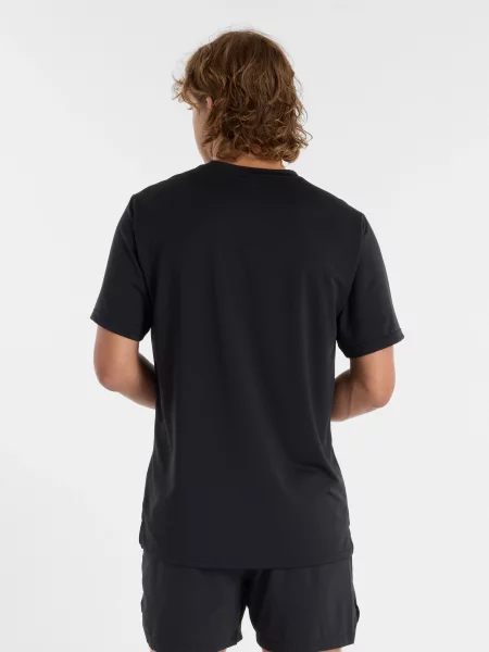 Футболка New Balance черная