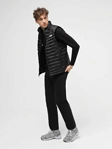 Утепленный жилет The North Face черный