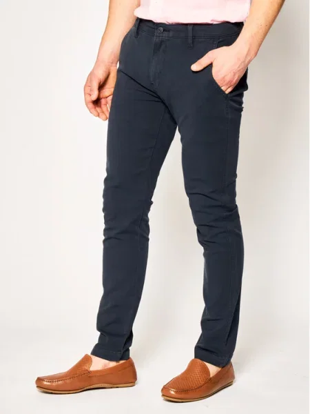 LEVI'S „Chino“ stiliaus kelnės tamsiai mėlyna