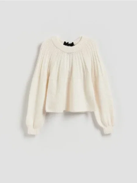 Reserved Pulover cu fundiță la spate crem