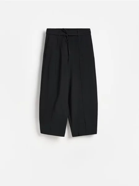 Reserved Pantaloni largi cu șiret negru